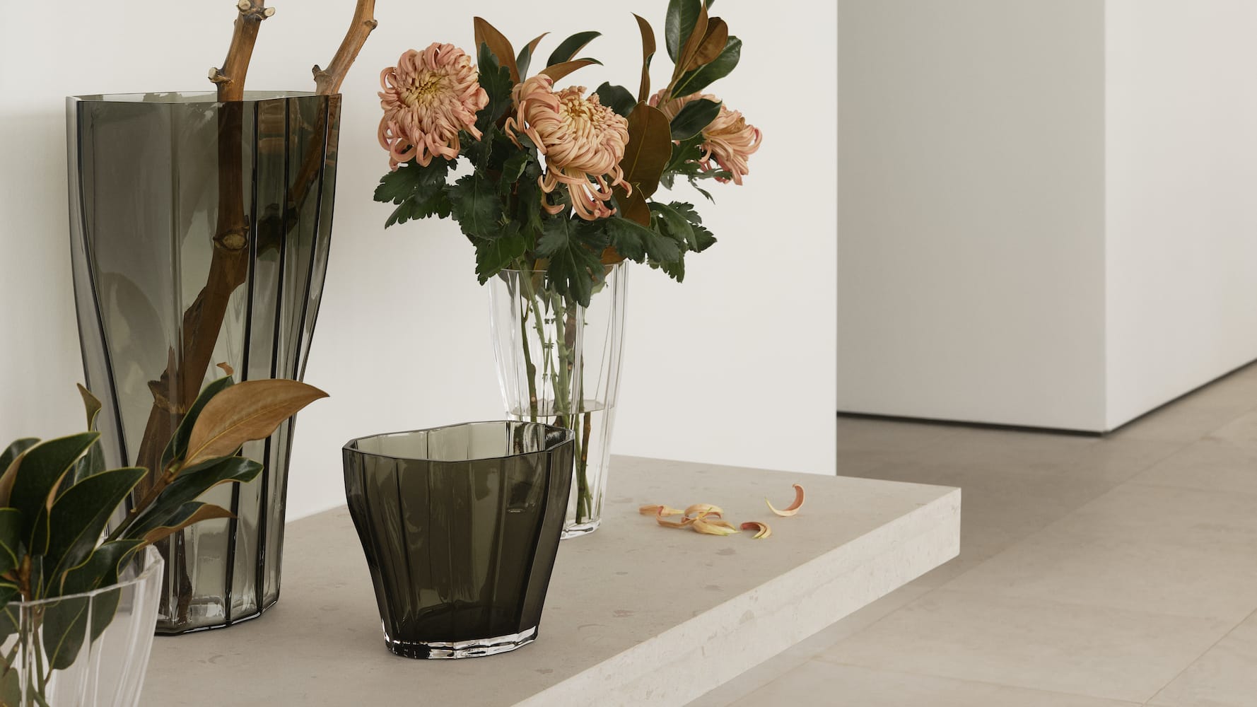 Orrefors <br>Reed Vase Moss Green L - Image 4