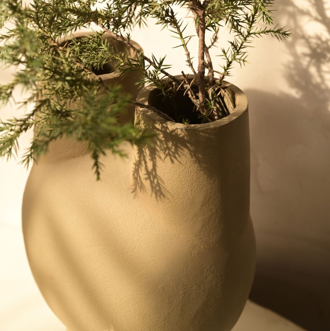 Nara Livin <br>Urn Vase - Image 3