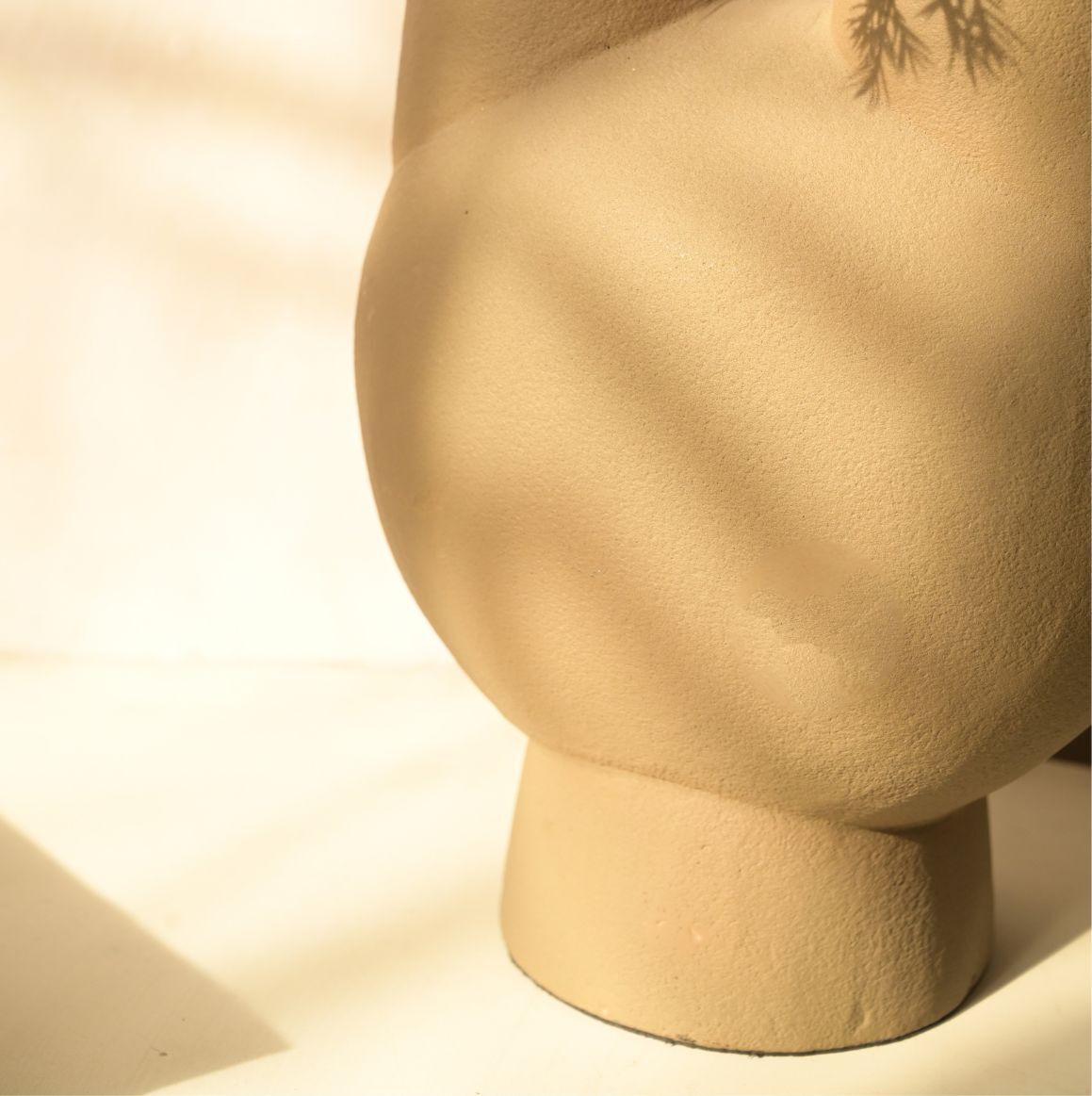 Nara Livin <br>Urn Vase - Image 4